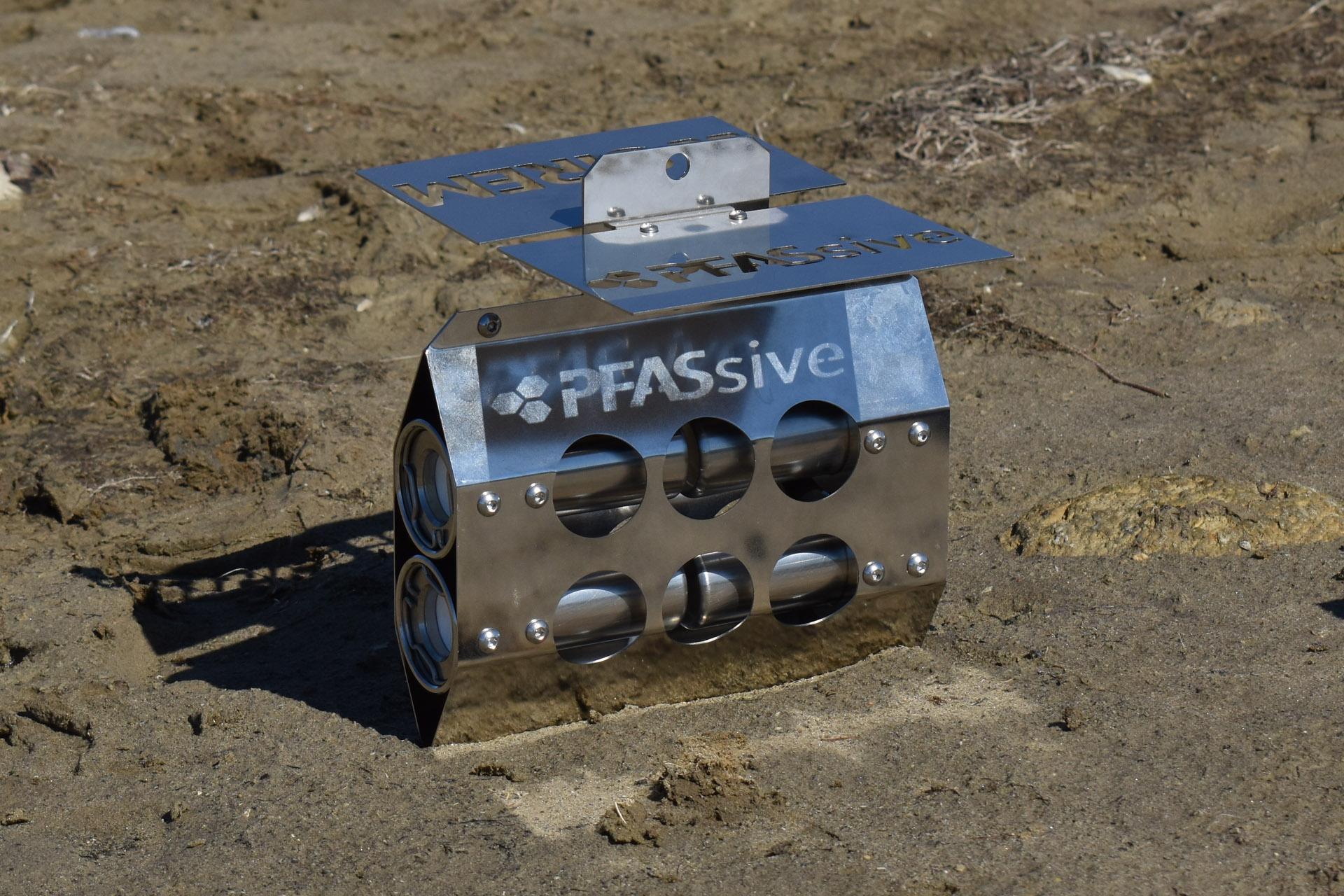 Stainless steel PFASsive